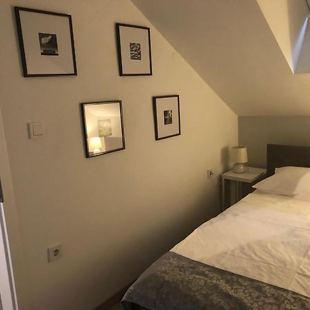 Petite Grey Apartment With Free Private Parking Zagreb Exteriör bild