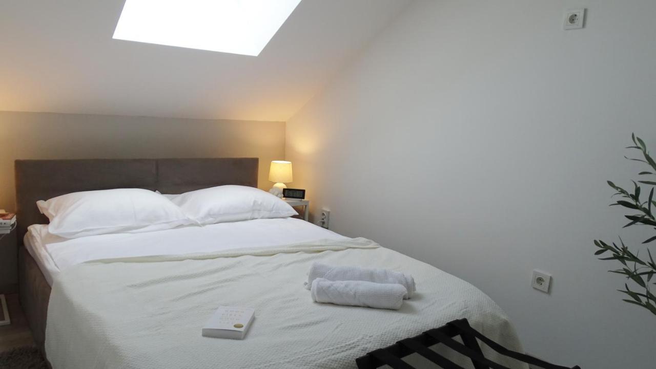 Petite Grey Apartment With Free Private Parking Zagreb Exteriör bild