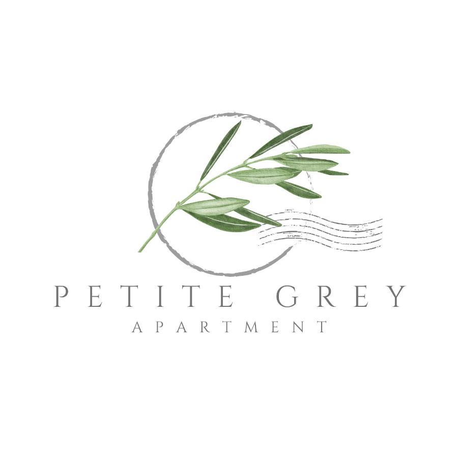 Petite Grey Apartment With Free Private Parking Zagreb Exteriör bild