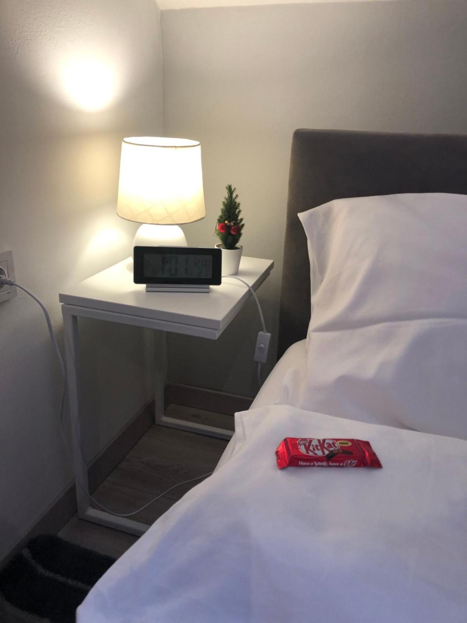 Petite Grey Apartment With Free Private Parking Zagreb Exteriör bild